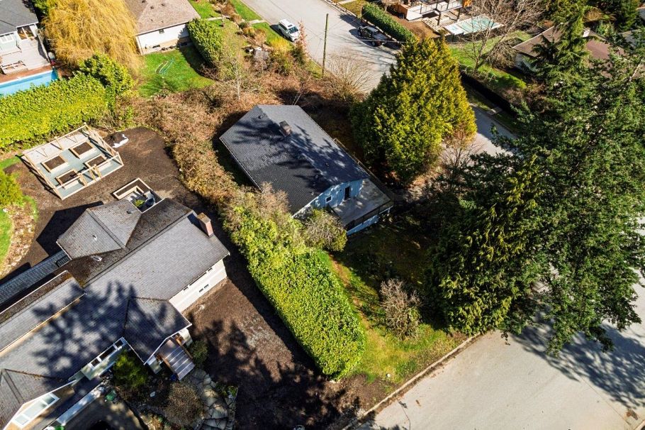 981 Friar Crescent North Vancouver, BC - 27