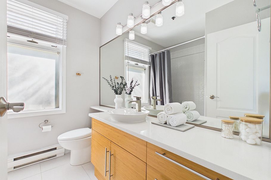1115 Chestnut Street Vancouver, BC - 32