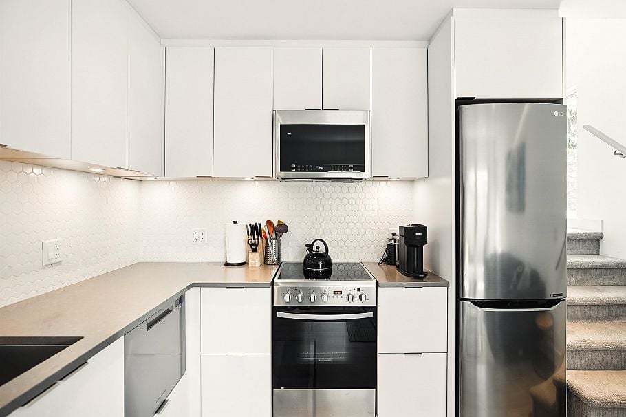 452 E 4th Street North Vancouver, BC - 34