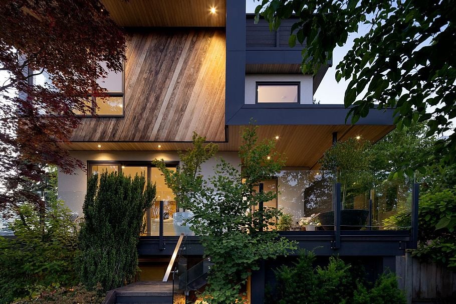 452 E 4th Street North Vancouver, BC - 1