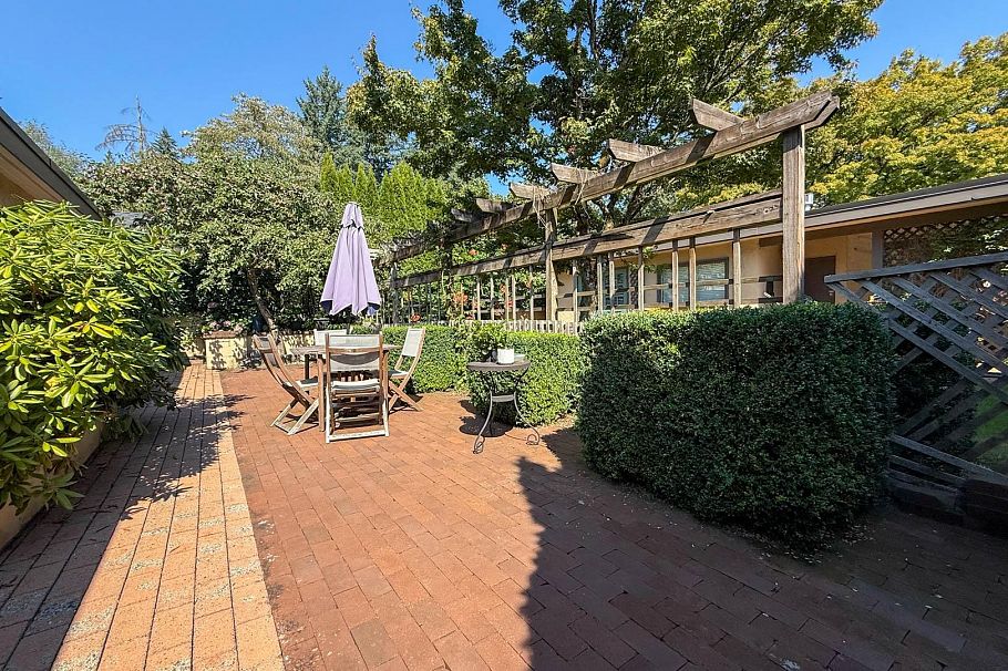 ADDRESS WITHHELD, North Vancouver BC V7P 2J7 North Vancouver, BC - 29
