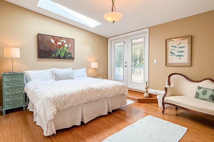 ADDRESS WITHHELD, North Vancouver BC V7P 2J7 North Vancouver, BC - 24