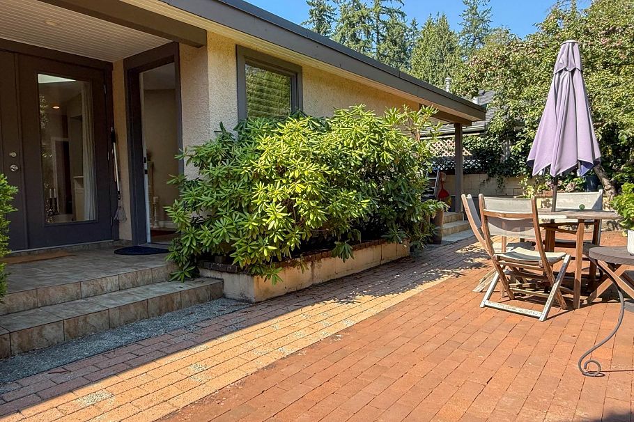 ADDRESS WITHHELD, North Vancouver BC V7P 2J7 North Vancouver, BC - 33