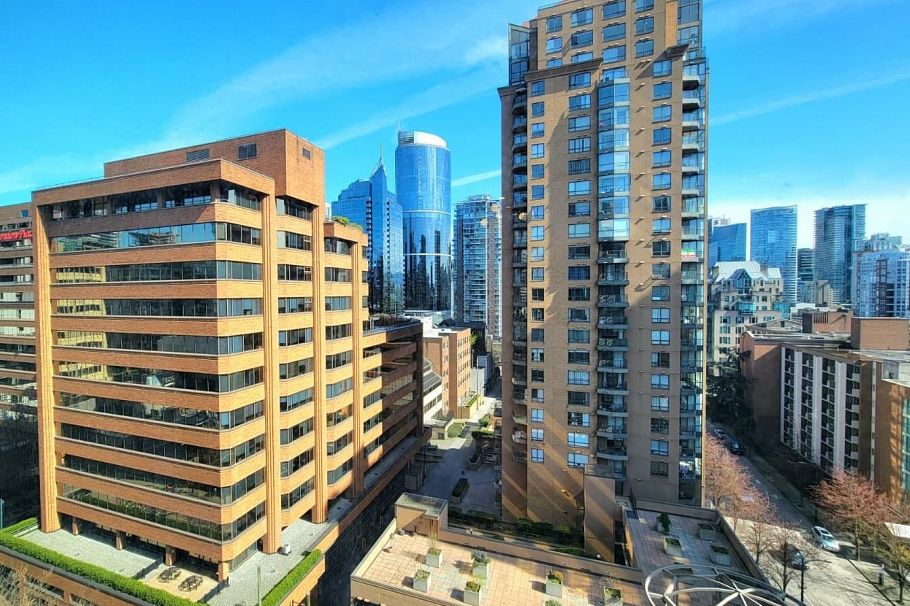 1202 1205 Howe Street Vancouver, BC - 13