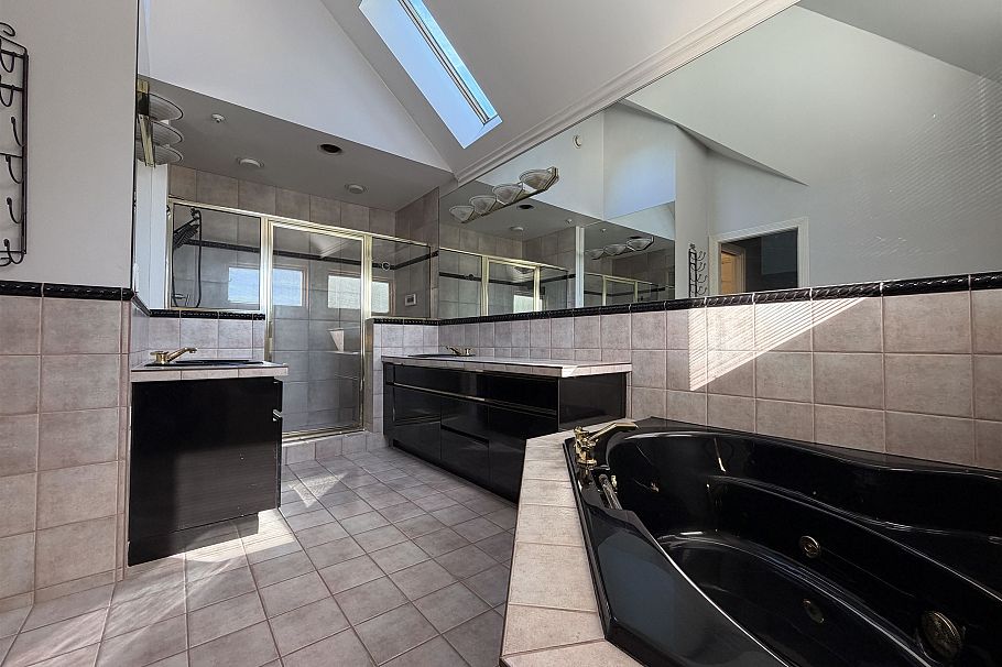 8575 CAPTAINS COVE, Vancouver BC V6P 6S1 Vancouver, BC - 11