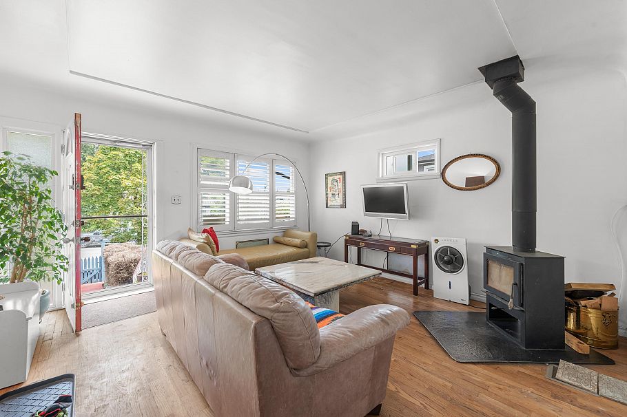 7429 Fraser Street Vancouver, BC - 1