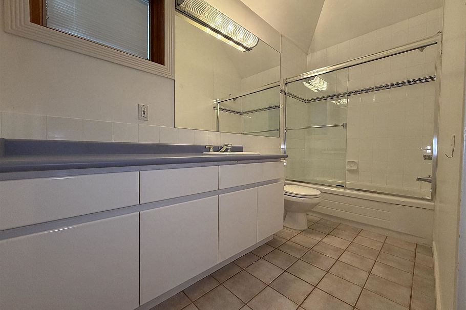 8575 CAPTAINS COVE, Vancouver BC V6P 6S1 Vancouver, BC - 8