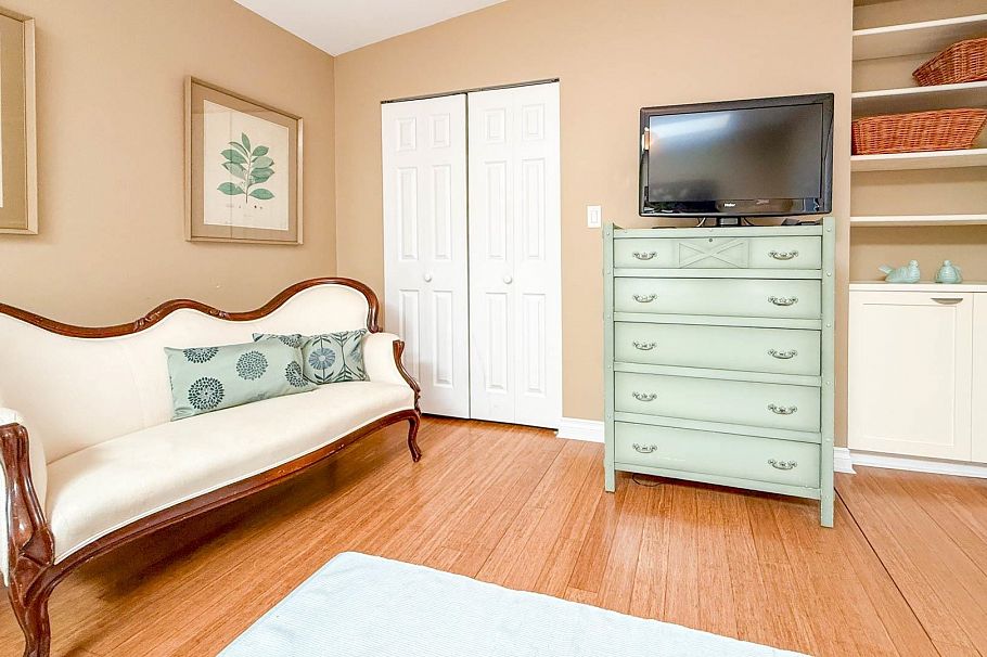 ADDRESS WITHHELD, North Vancouver BC V7P 2J7 North Vancouver, BC - 28