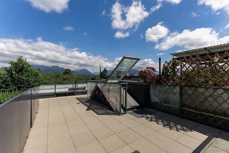 637 Victoria Drive Vancouver, BC - 25