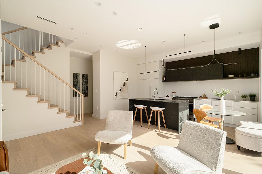 2 4161 Windsor Street Vancouver, BC - 5