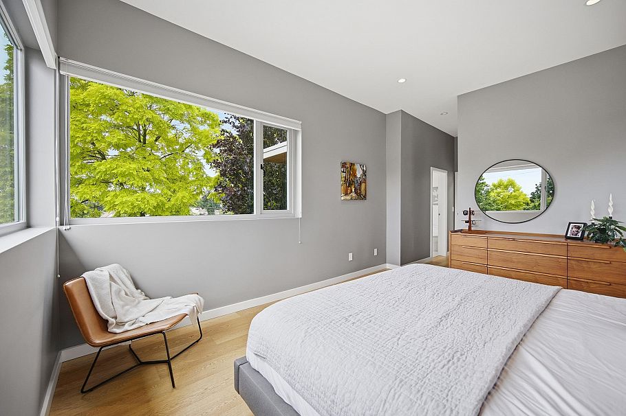 364 W 15th Street North Vancouver, BC - 11