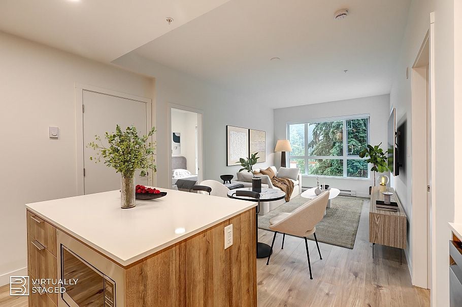 206 3594 Malsum Drive North Vancouver, BC - 1