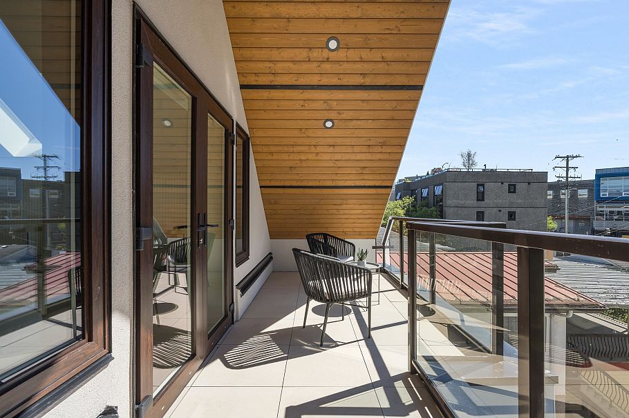 2 3391 Victoria Drive Vancouver, BC - 10