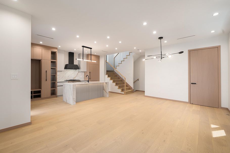 1 1448 E 30th Avenue Vancouver, BC - 7