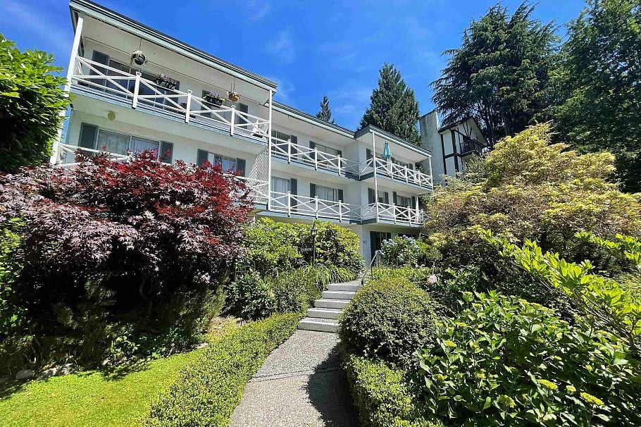 11 140 E 20 Street North Vancouver, BC - 1