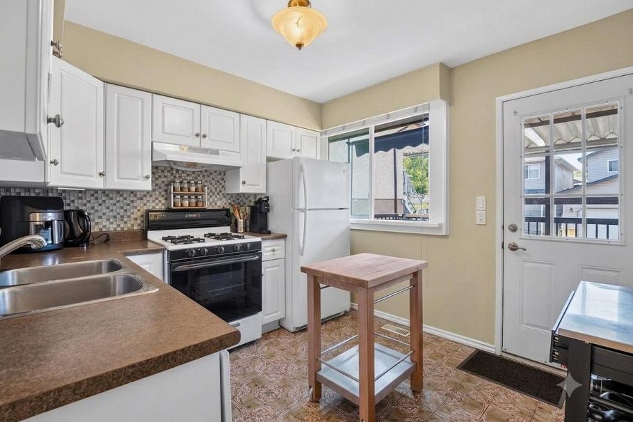 3807 Victoria Drive Vancouver, BC - 10