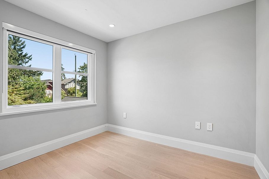 4481 W 15th Avenue Vancouver, BC - 28