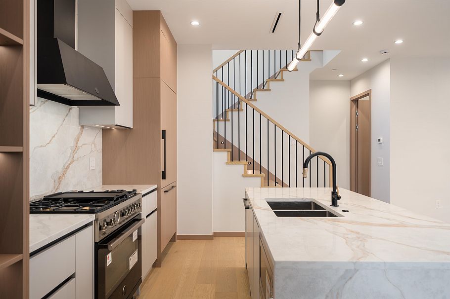1 1448 E 30th Avenue Vancouver, BC - 12