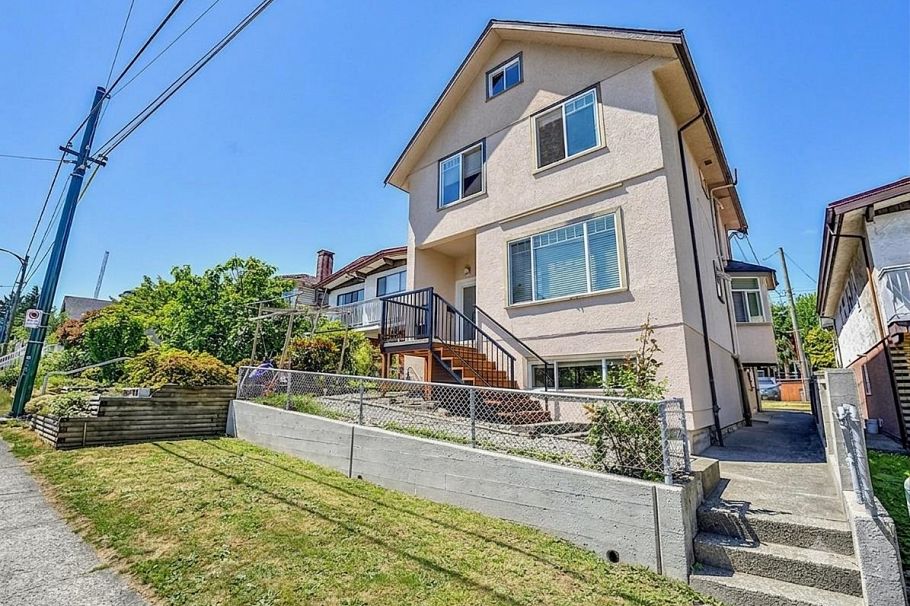 3807 Victoria Drive Vancouver, BC - 1
