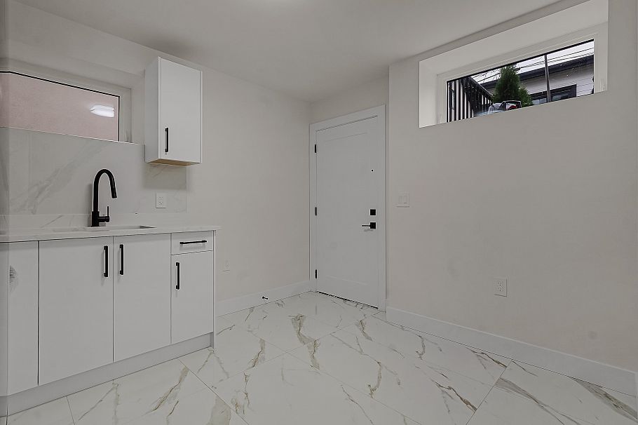 583 E 60th Avenue Vancouver, BC - 25