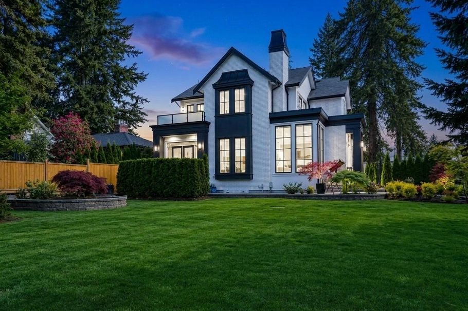 1395 W 21st Street North Vancouver, BC - 18