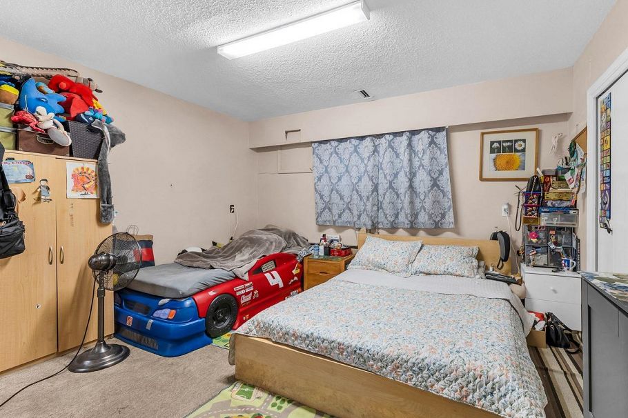 1205 E 49th Avenue Vancouver, BC - 31