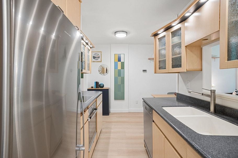202 1867 West 3rd Avenue Vancouver, BC - 21