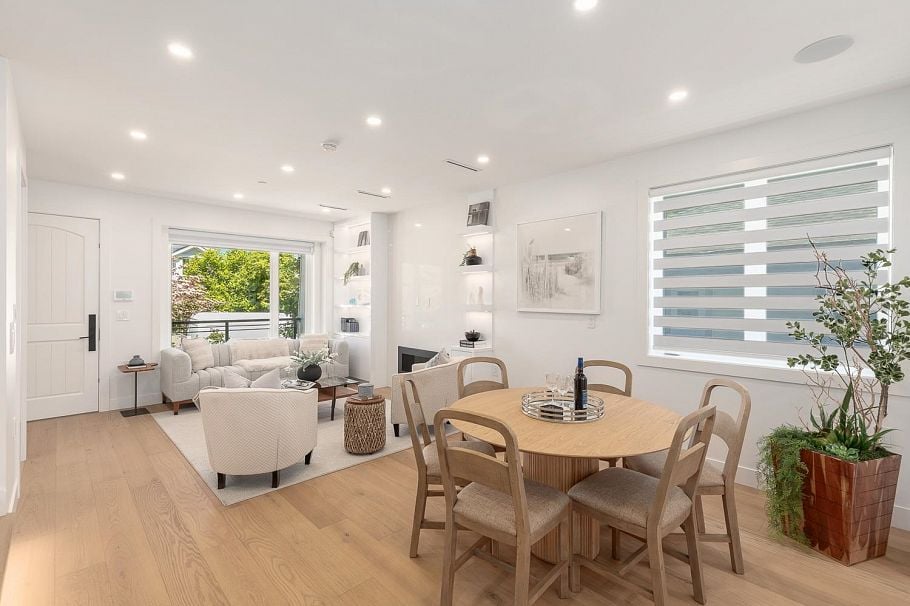 2886 W 29th Avenue Vancouver, BC - 3