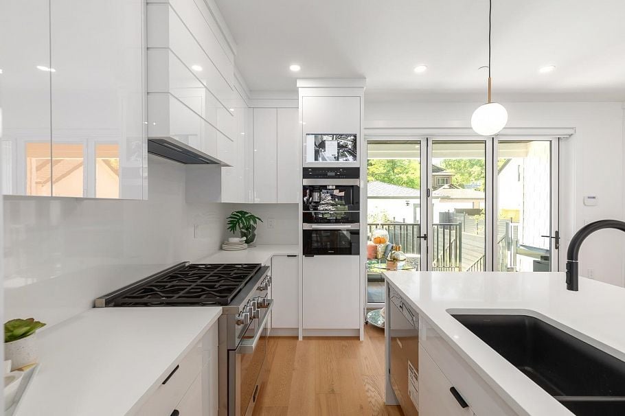 2886 W 29th Avenue Vancouver, BC - 5