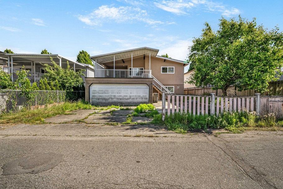1205 E 49th Avenue Vancouver, BC - 38