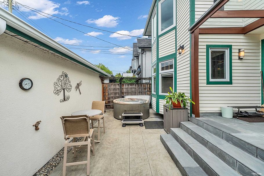 1823 Creelman Avenue Vancouver, BC - 3