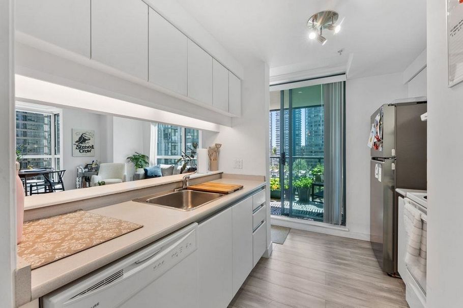 1506 1238 Melville Street Vancouver, BC - 13