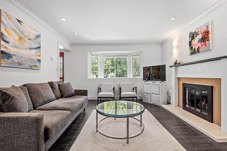 1050 E 10th Avenue Vancouver, BC - 8