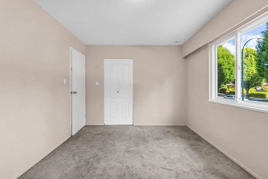1205 E 49th Avenue Vancouver, BC - 18