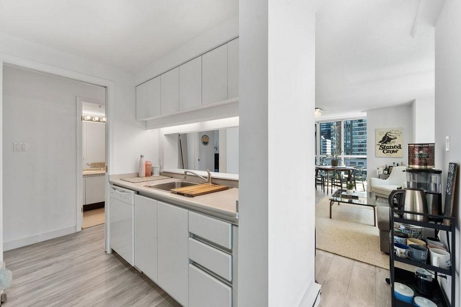 1506 1238 Melville Street Vancouver, BC - 15