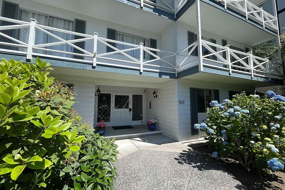 11 140 E 20 Street North Vancouver, BC - 2