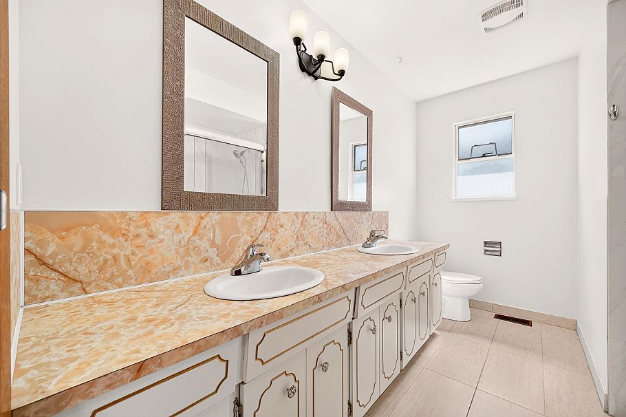 2463 Galt Street Vancouver, BC - 18