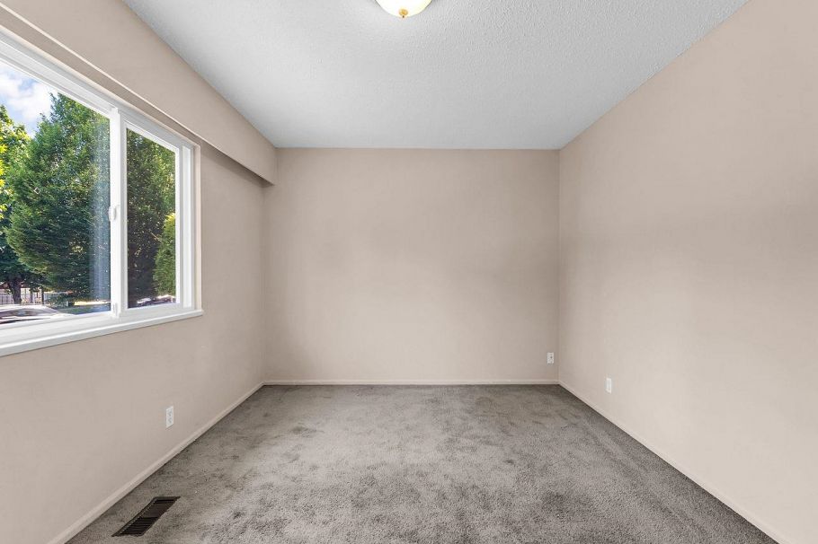 1205 E 49th Avenue Vancouver, BC - 17