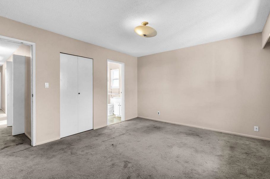 1205 E 49th Avenue Vancouver, BC - 24