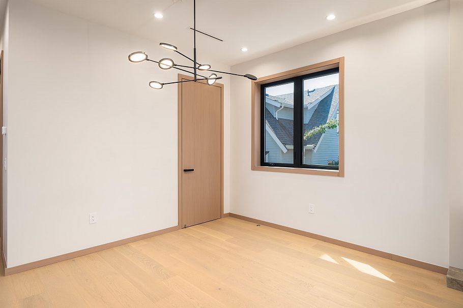 1 1448 E 30th Avenue Vancouver, BC - 8