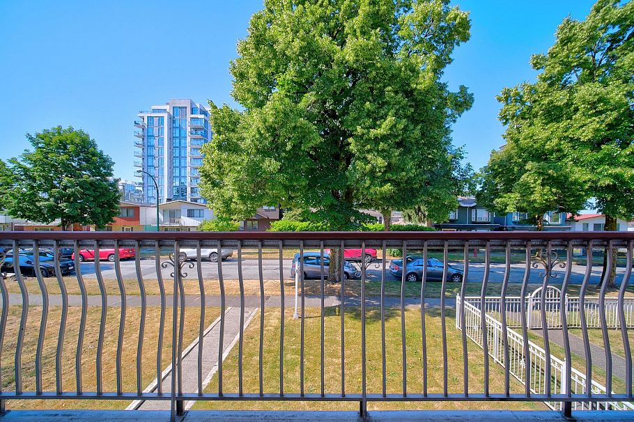 2463 Galt Street Vancouver, BC - 30