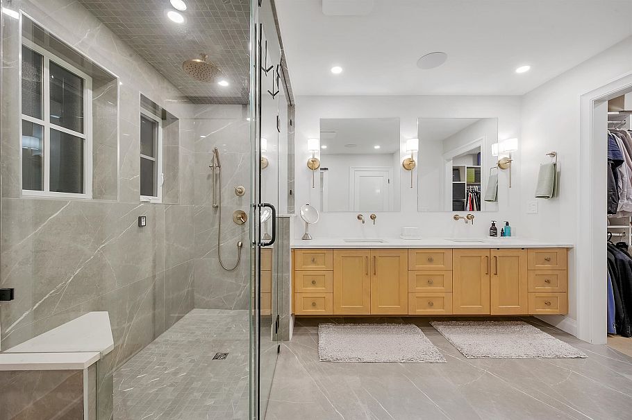 1395 W 21st Street North Vancouver, BC - 12