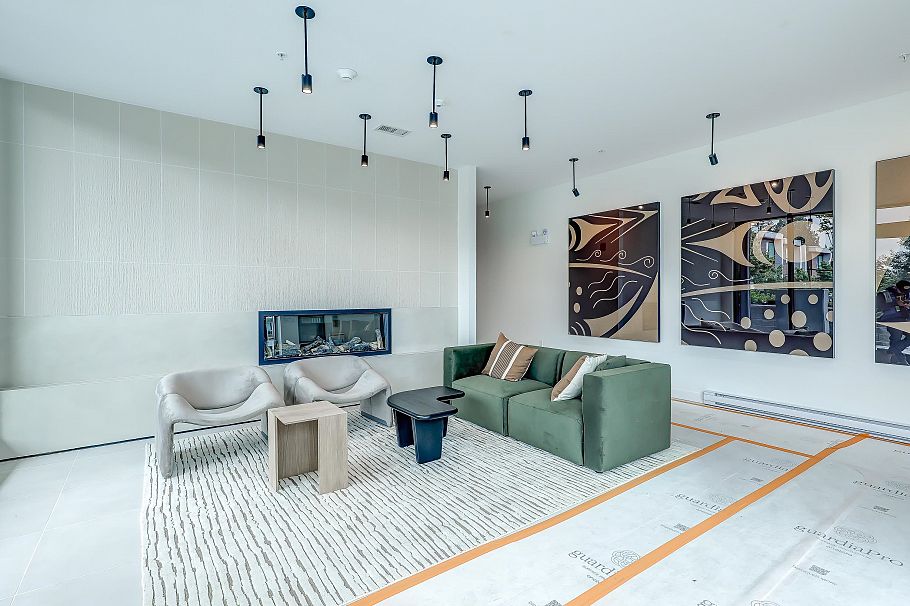 206 3594 Malsum Drive North Vancouver, BC - 34