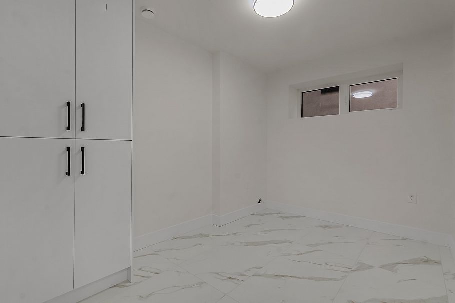 583 E 60th Avenue Vancouver, BC - 27