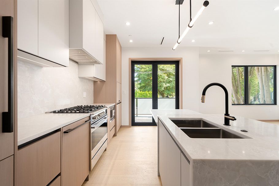 2 1448 E 30th Avenue Vancouver, BC - 9
