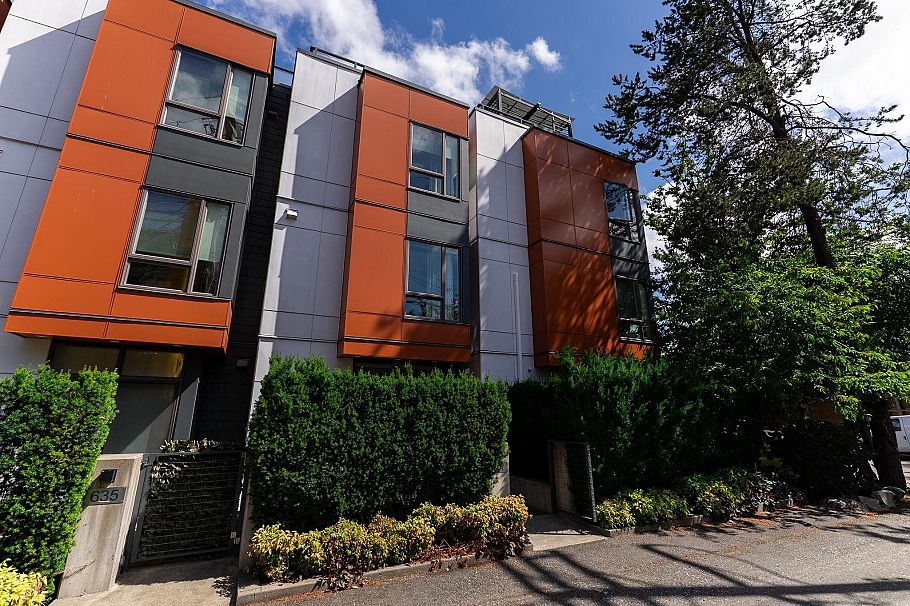 637 Victoria Drive Vancouver, BC - 37