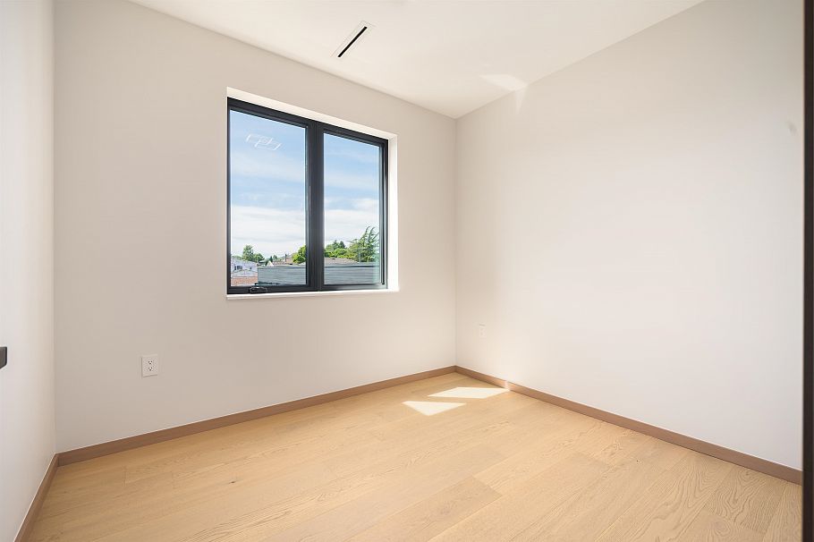 1 1448 E 30th Avenue Vancouver, BC - 19