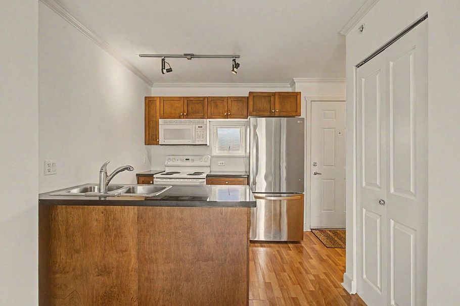 PH18 2265 E Hastings Street Vancouver, BC - 10