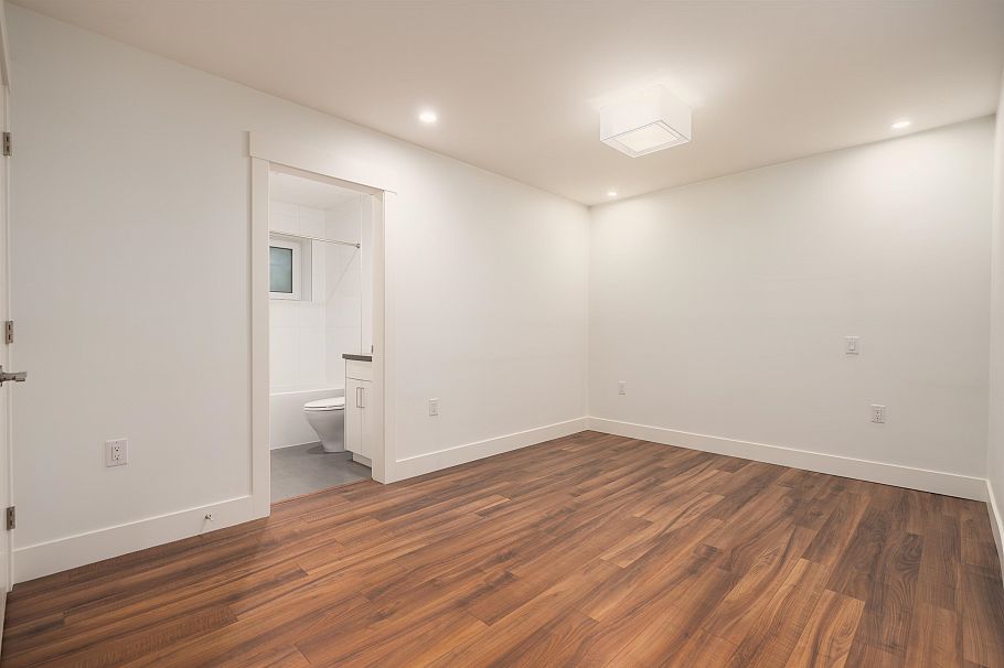 812 E 6th Street North Vancouver, BC - 28