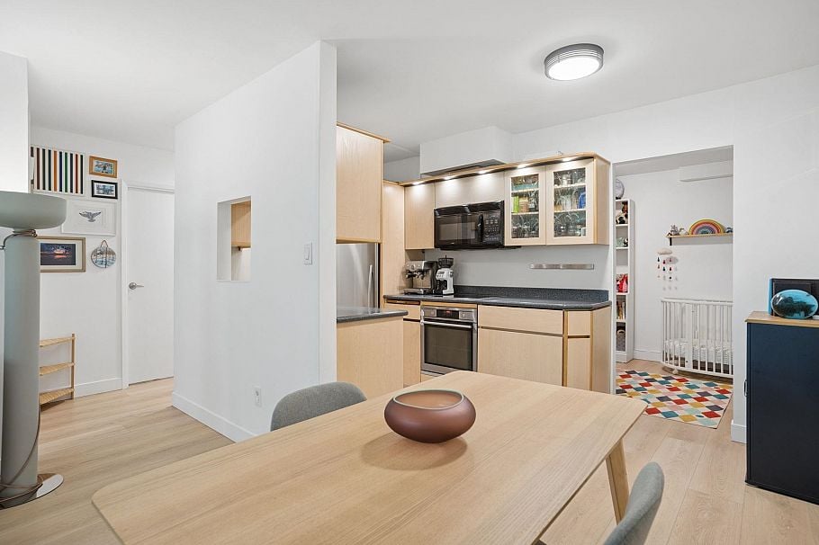 202 1867 West 3rd Avenue Vancouver, BC - 12